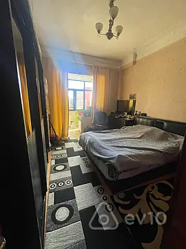 Satılır 3 otaqlı köhnə tikili 60 m²