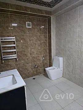 Kirayə verilir 2 otaqlı yeni tikili 80 m²