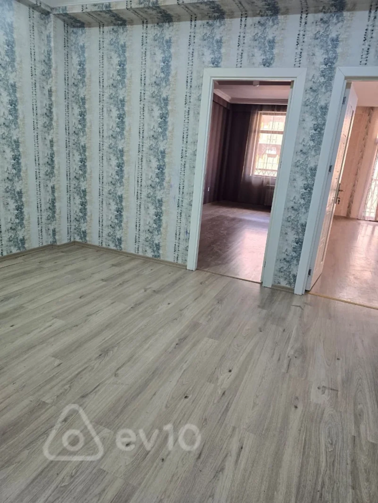 Kirayə verilir 2 otaqlı yeni tikili 80 m²