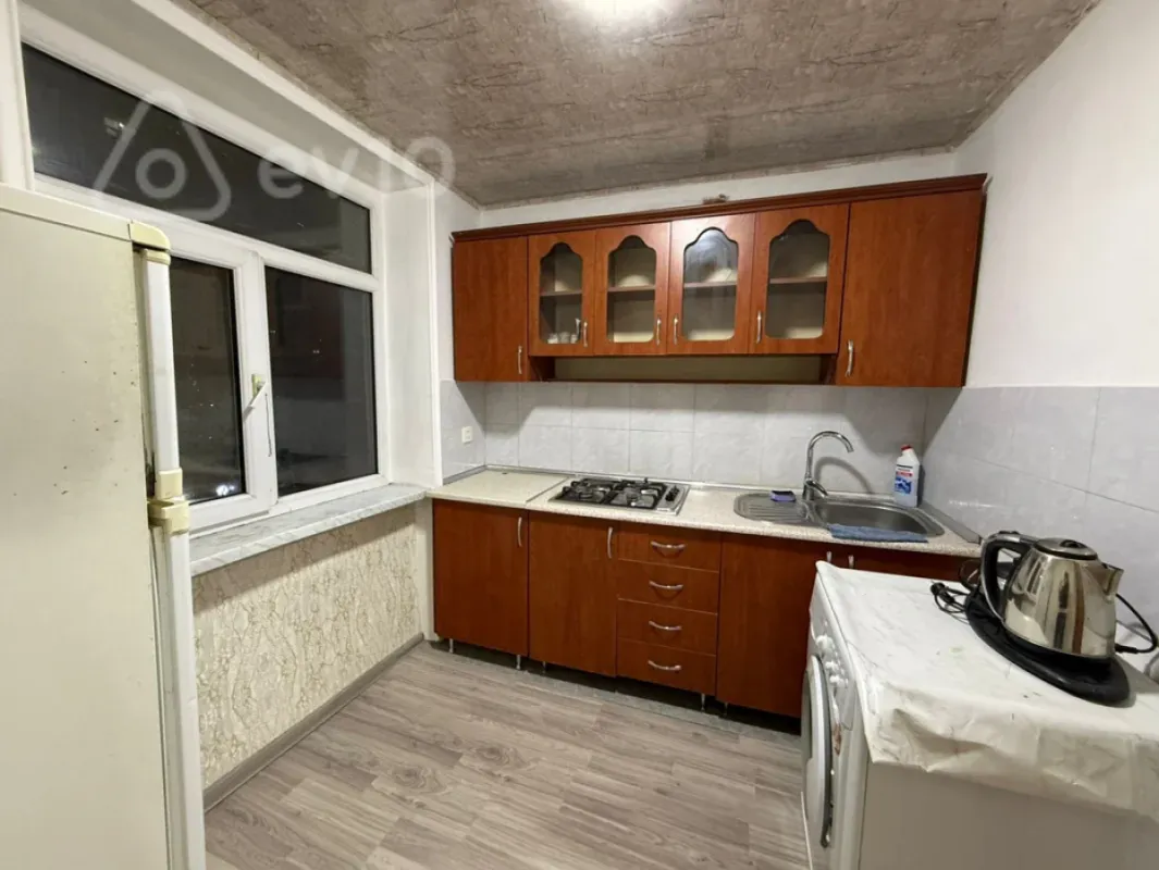 Satılır 1 otaqlı köhnə tikili 33 m²