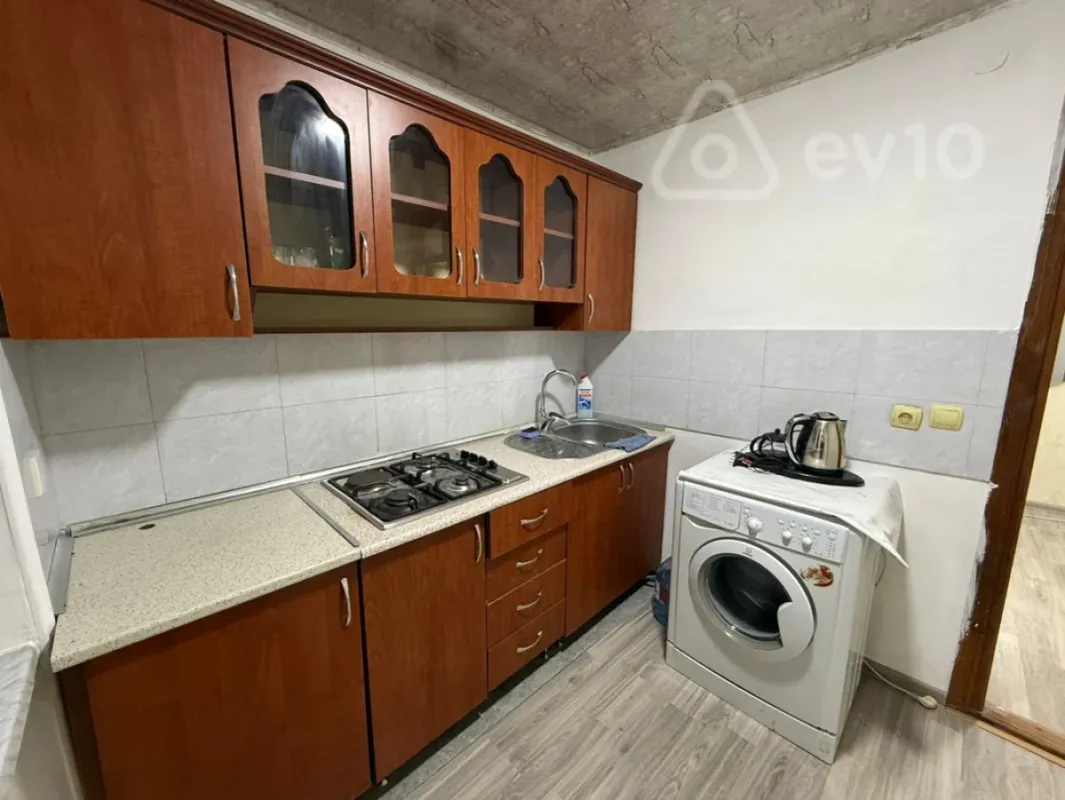 Kirayə verilir 1 otaqlı köhnə tikili 33 m²