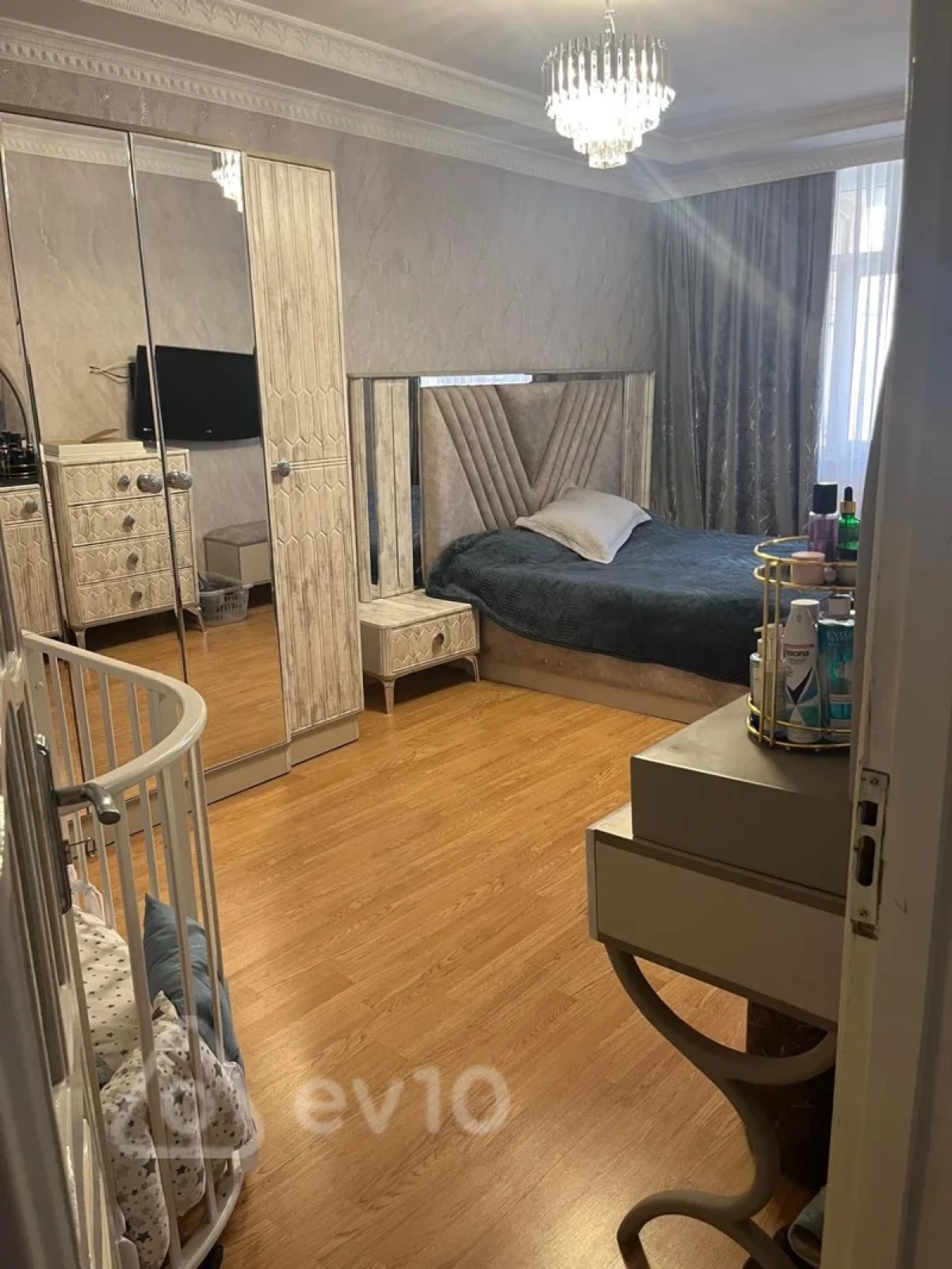 Satılır 3 otaqlı köhnə tikili 73 m²