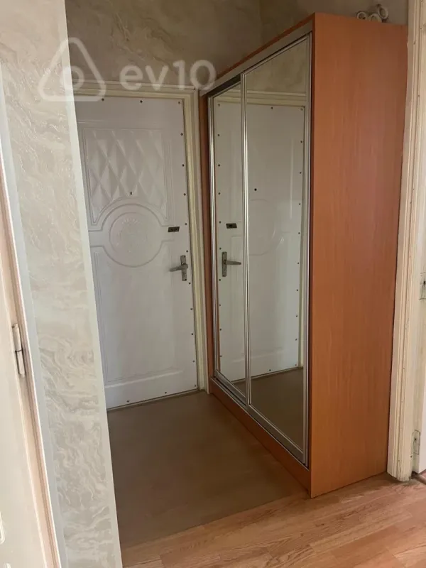 Satılır 3 otaqlı köhnə tikili 73 m²