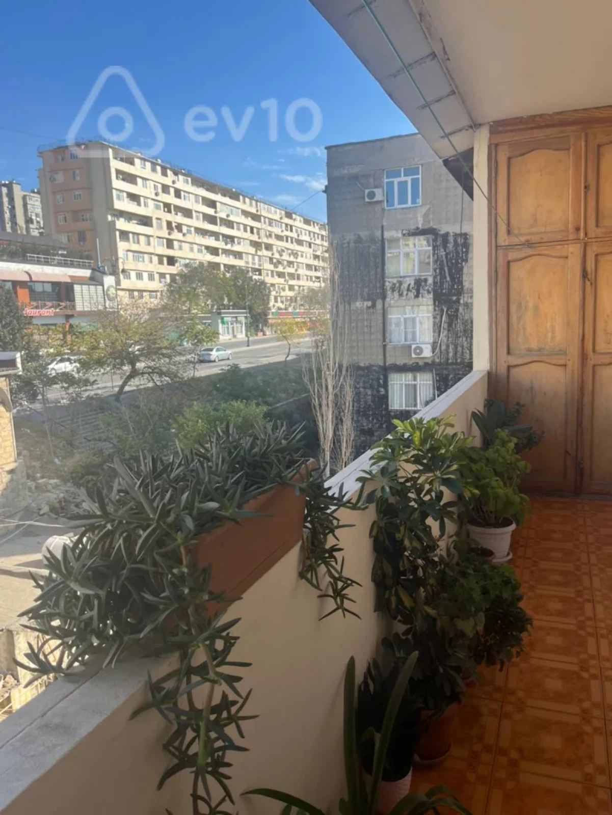 Satılır 3 otaqlı köhnə tikili 73 m²