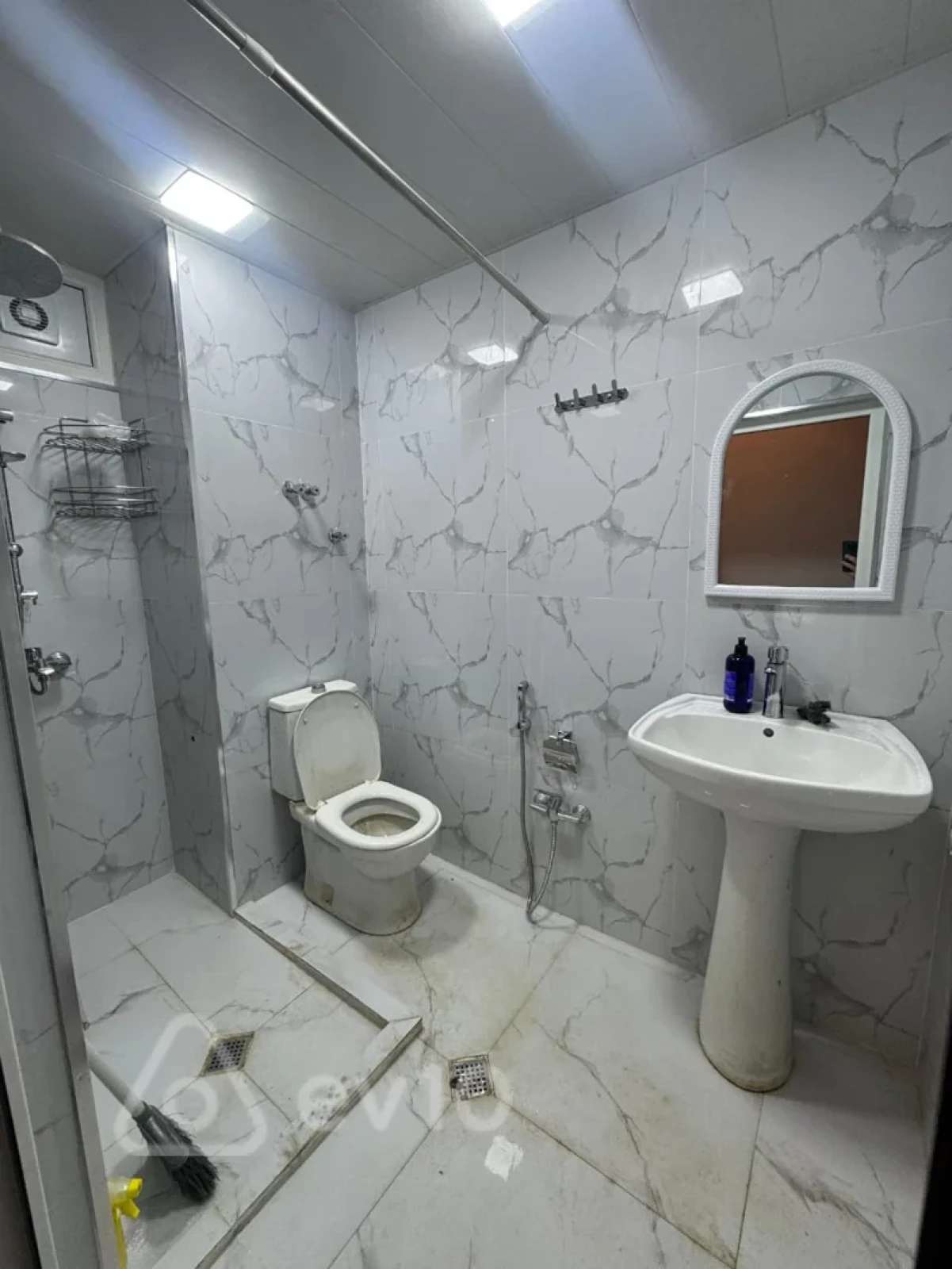 Kirayə verilir 2 otaqlı köhnə tikili 50 m²