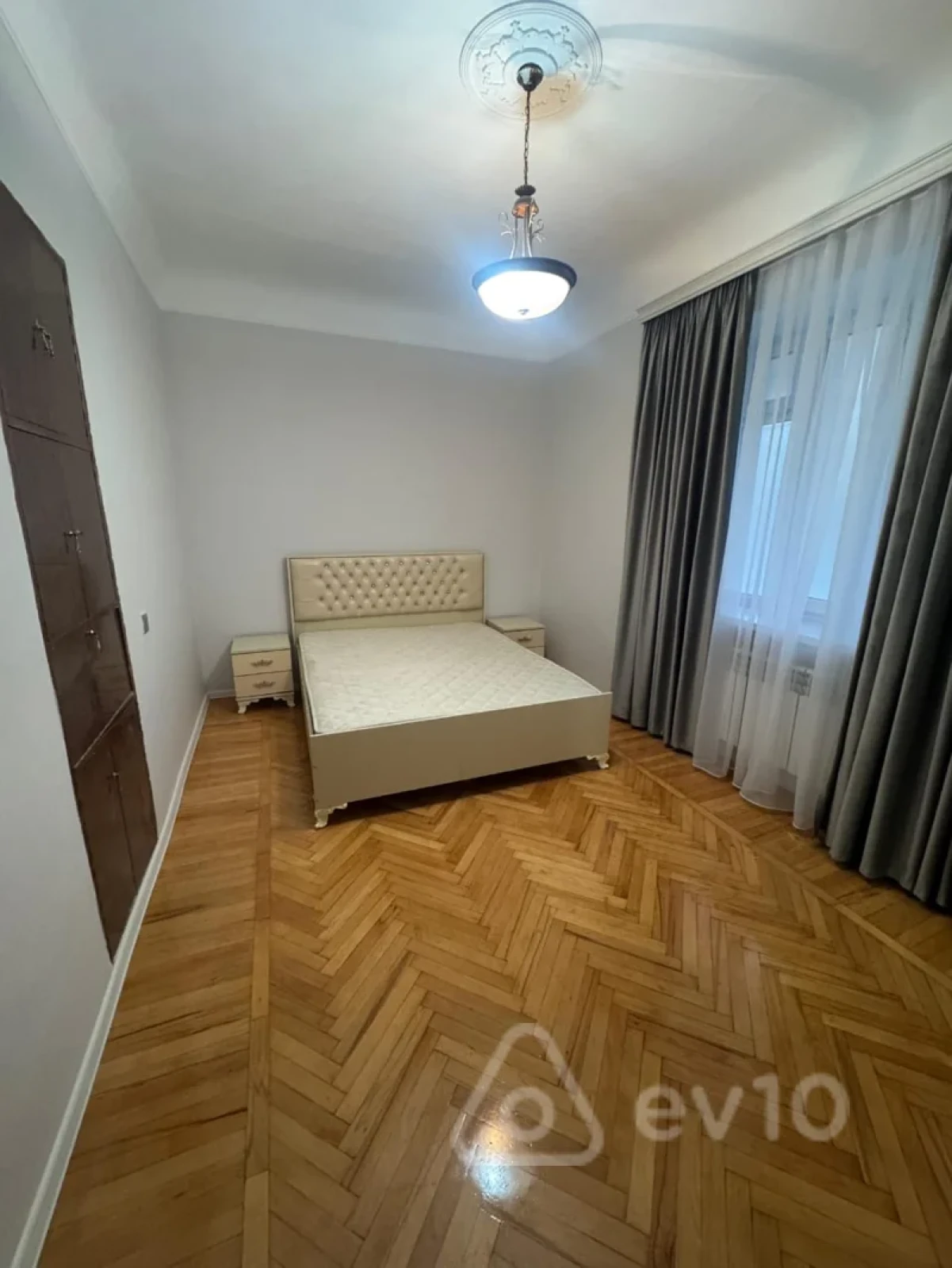 Kirayə verilir 2 otaqlı köhnə tikili 50 m²