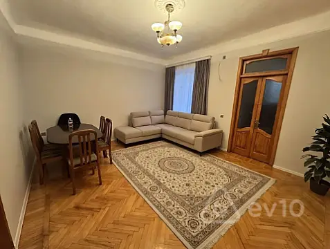 Kirayə verilir 2 otaqlı köhnə tikili 50 m²