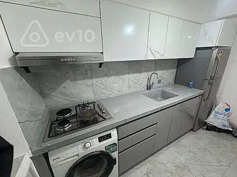 Kirayə verilir 2 otaqlı köhnə tikili 50 m²
