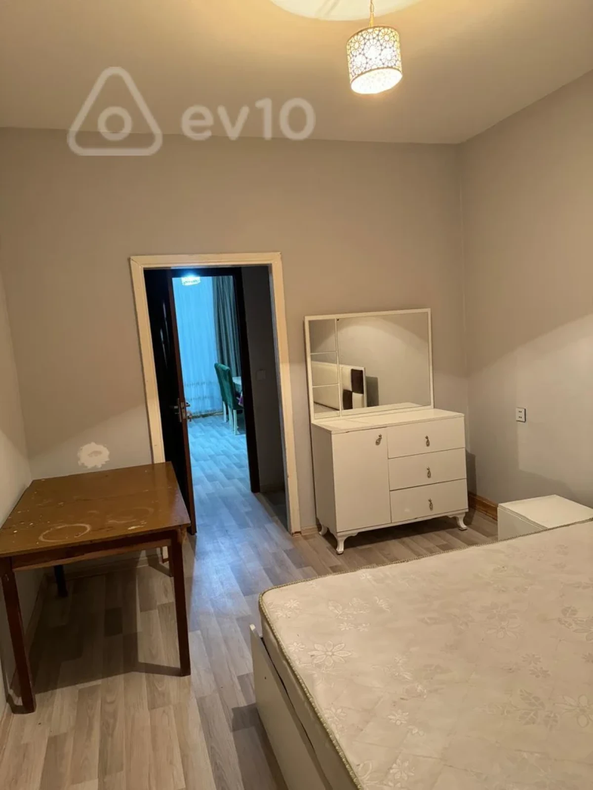 Kirayə verilir 3 otaqlı köhnə tikili 65 m²
