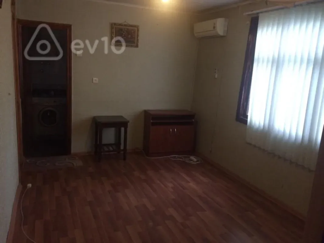 Kirayə verilir mənzil 200 m²