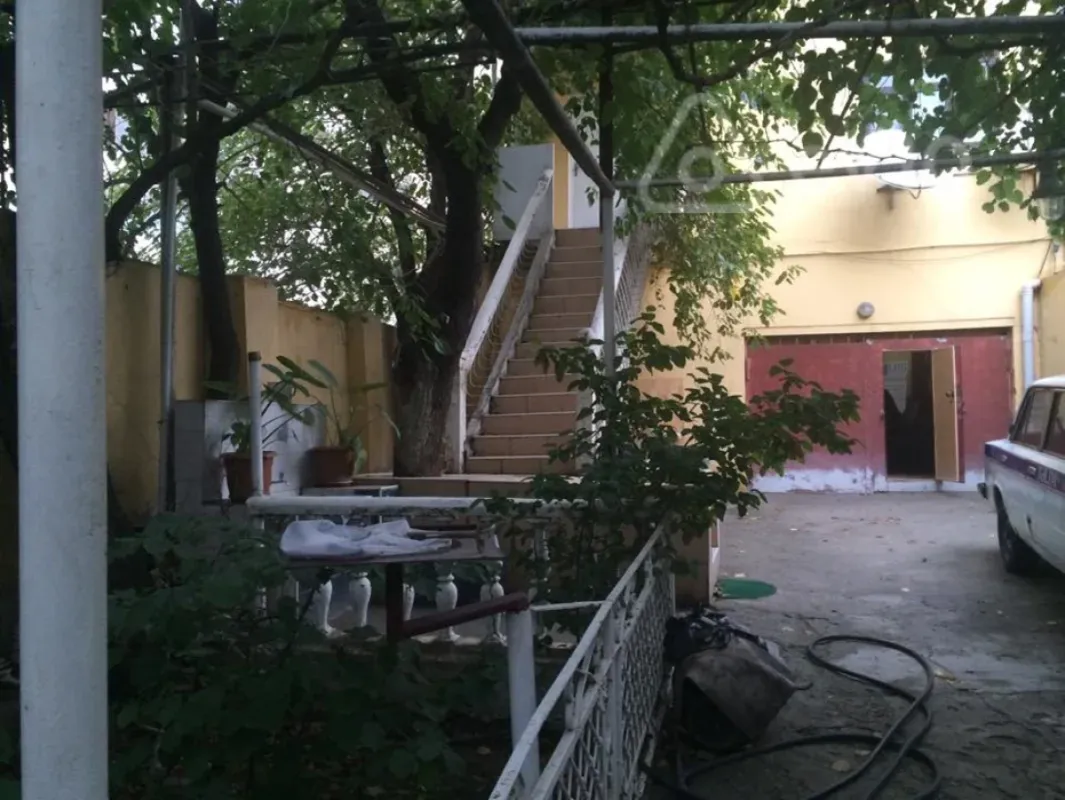 Kirayə verilir mənzil 200 m²