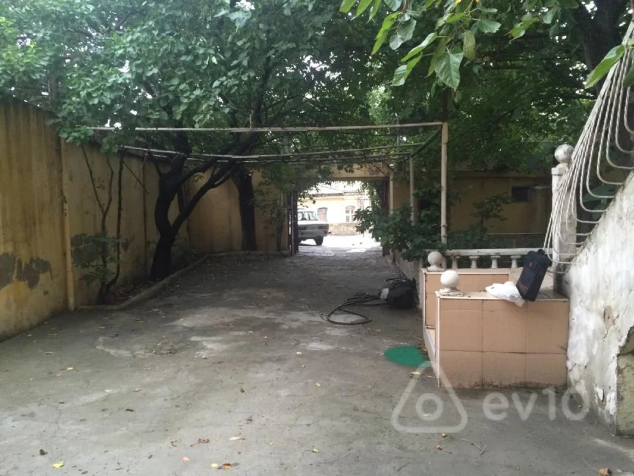 Kirayə verilir mənzil 200 m²