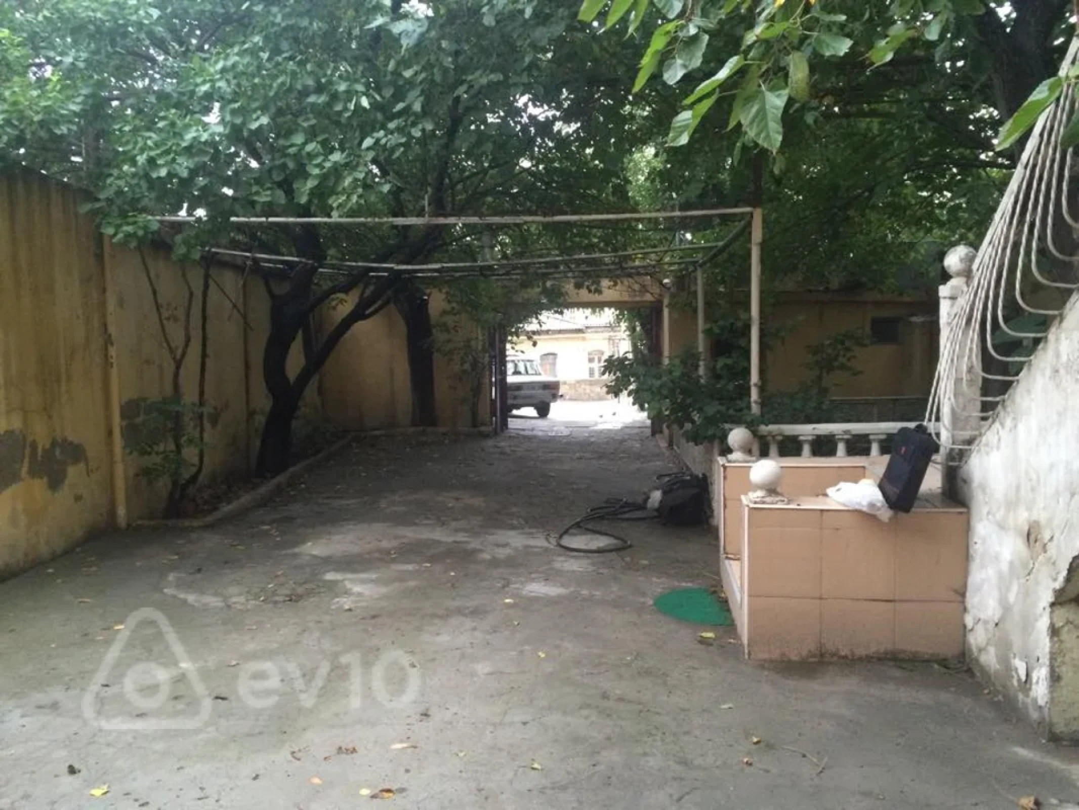 Kirayə verilir mənzil 200 m²