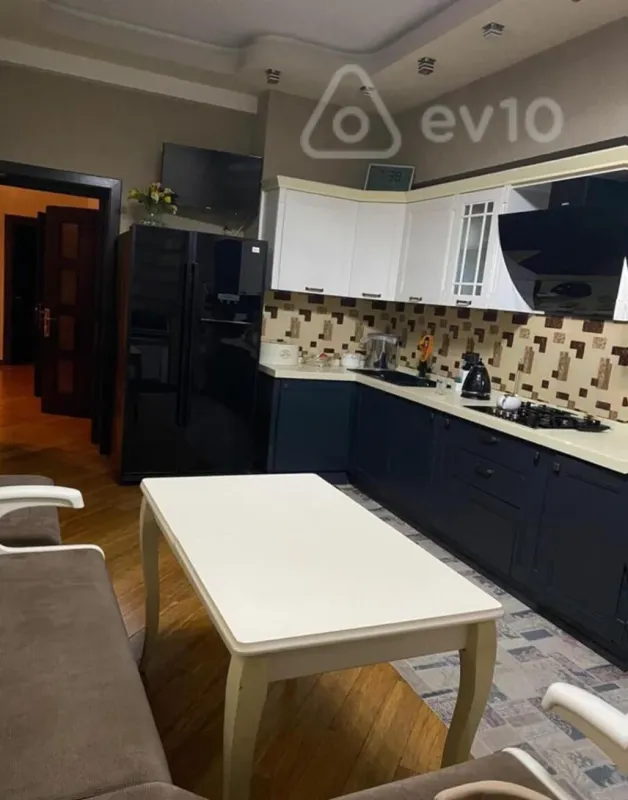 Satılır 3 otaqlı yeni tikili 155 m²