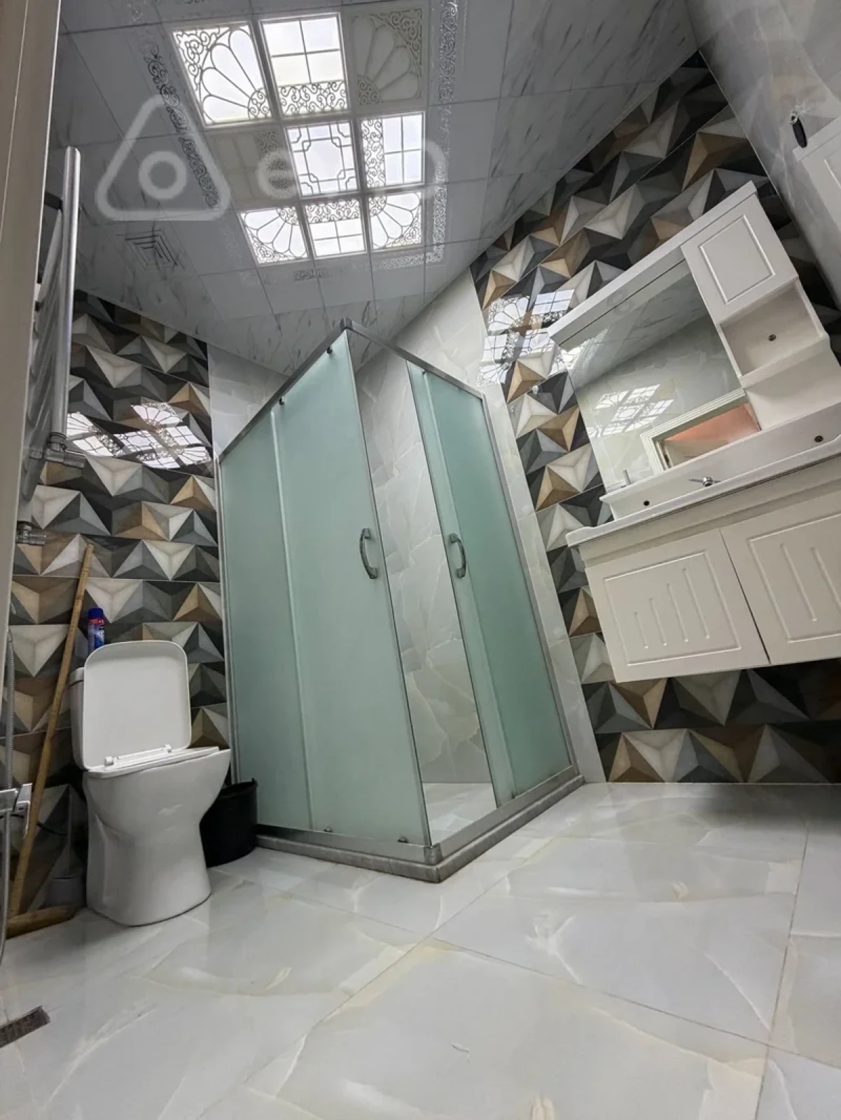 Kirayə verilir 2 otaqlı yeni tikili 60 m²