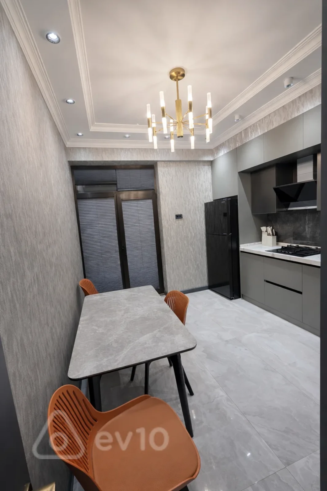 Kirayə verilir 2 otaqlı yeni tikili 78 m²