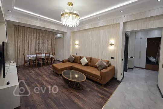 Kirayə verilir 2 otaqlı yeni tikili 78 m²