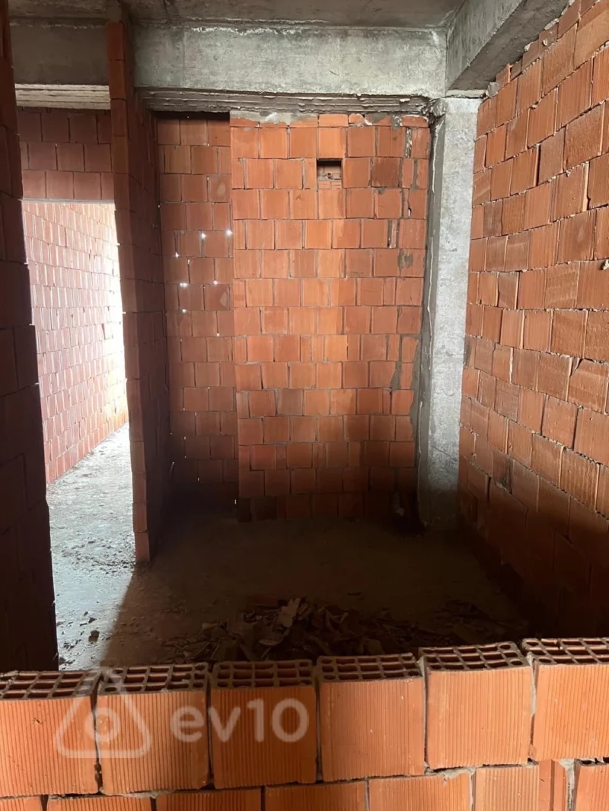 Satılır 2 otaqlı yeni tikili 66 m²