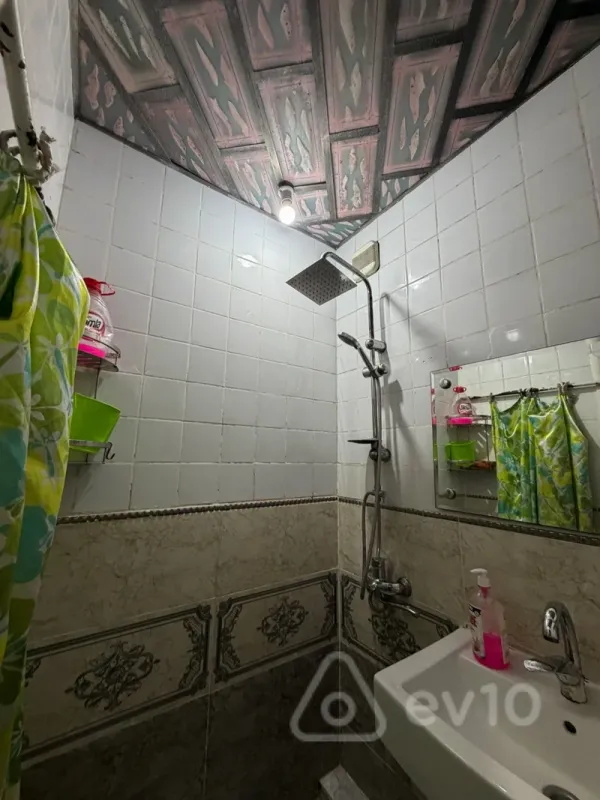 Kirayə verilir 2 otaqlı köhnə tikili 45 m²