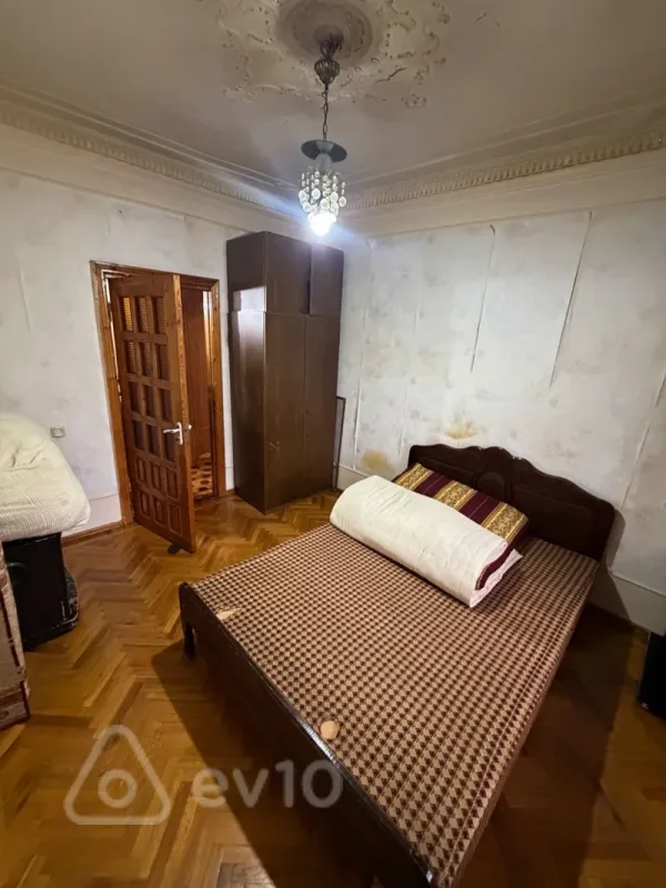 Kirayə verilir 2 otaqlı köhnə tikili 45 m²