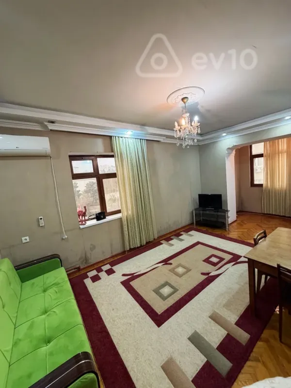 Kirayə verilir 2 otaqlı köhnə tikili 45 m²