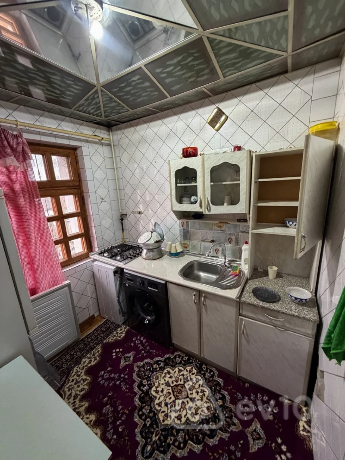 Kirayə verilir 2 otaqlı köhnə tikili 45 m²