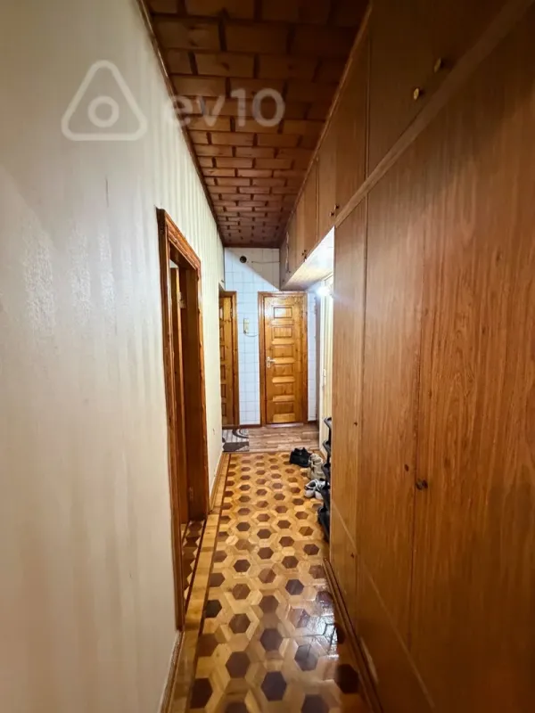 Kirayə verilir 2 otaqlı köhnə tikili 45 m²