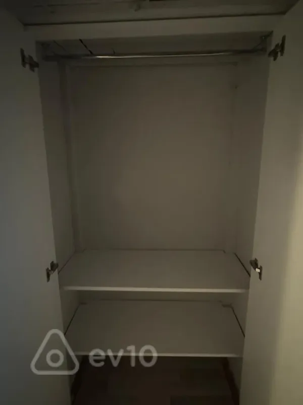 Kirayə verilir 3 otaqlı köhnə tikili 68 m²