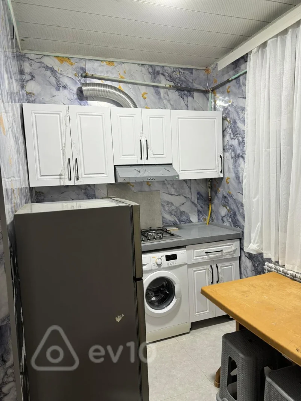 Kirayə verilir 3 otaqlı köhnə tikili 68 m²