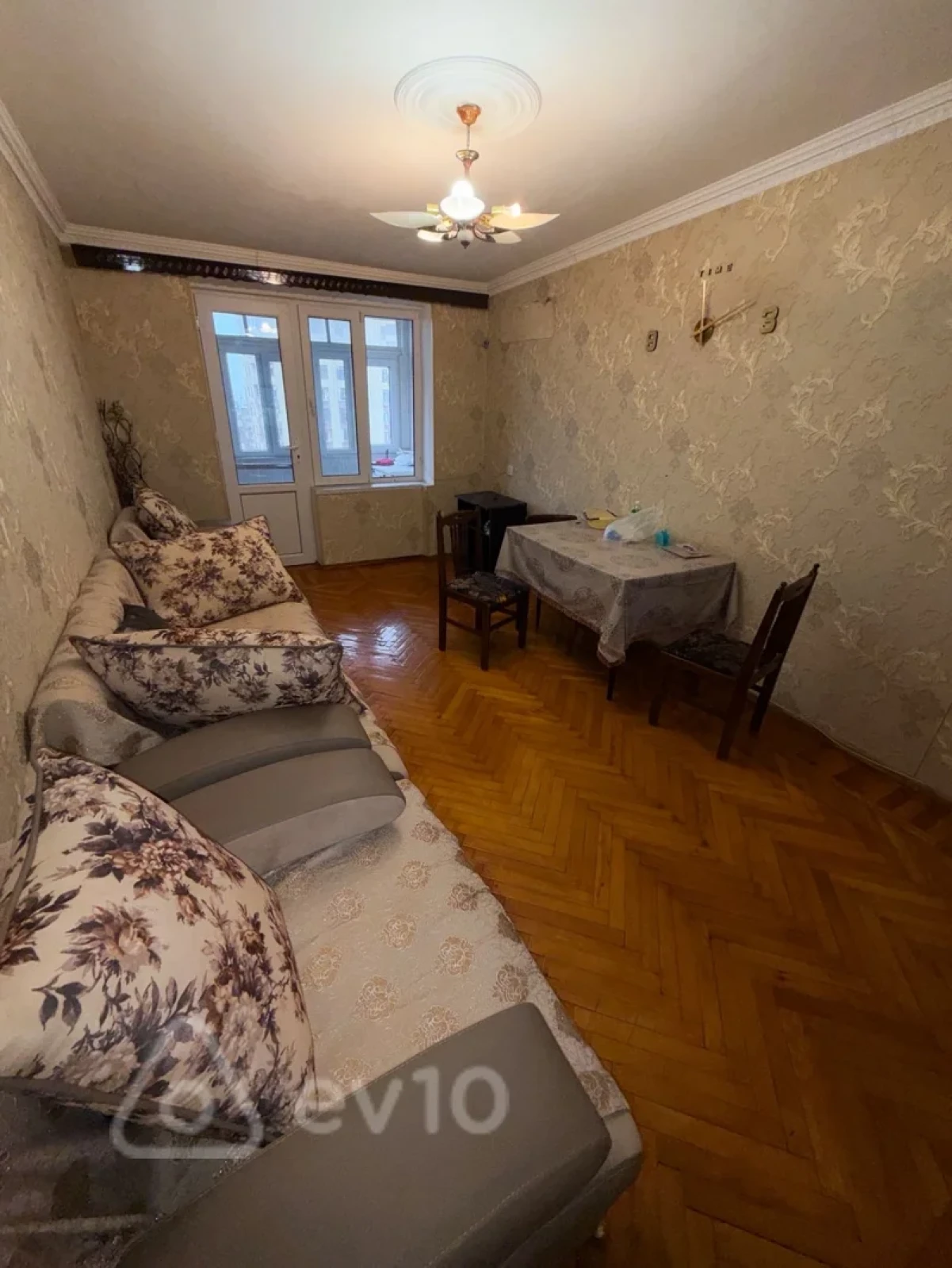 Kirayə verilir 2 otaqlı köhnə tikili 50 m²