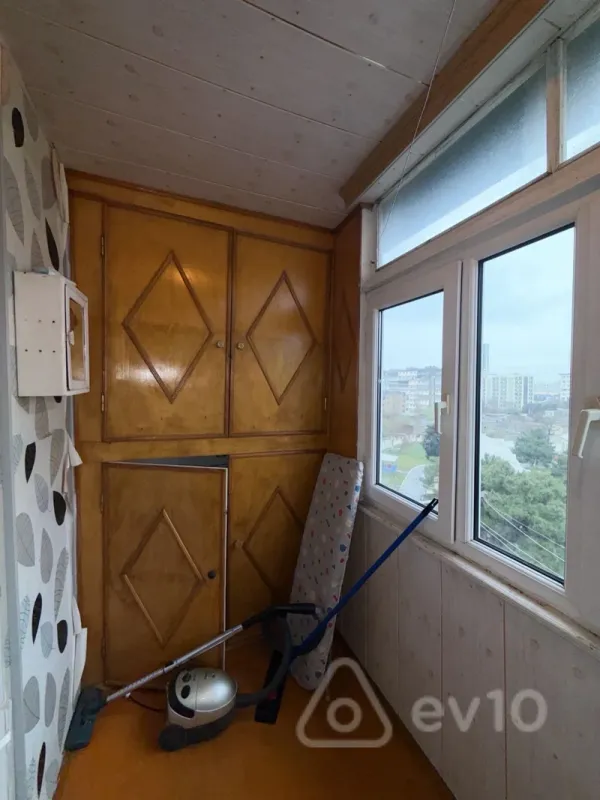 Kirayə verilir 2 otaqlı köhnə tikili 50 m²