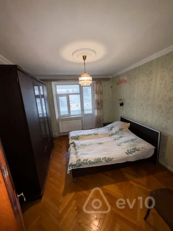 Kirayə verilir 2 otaqlı köhnə tikili 50 m²