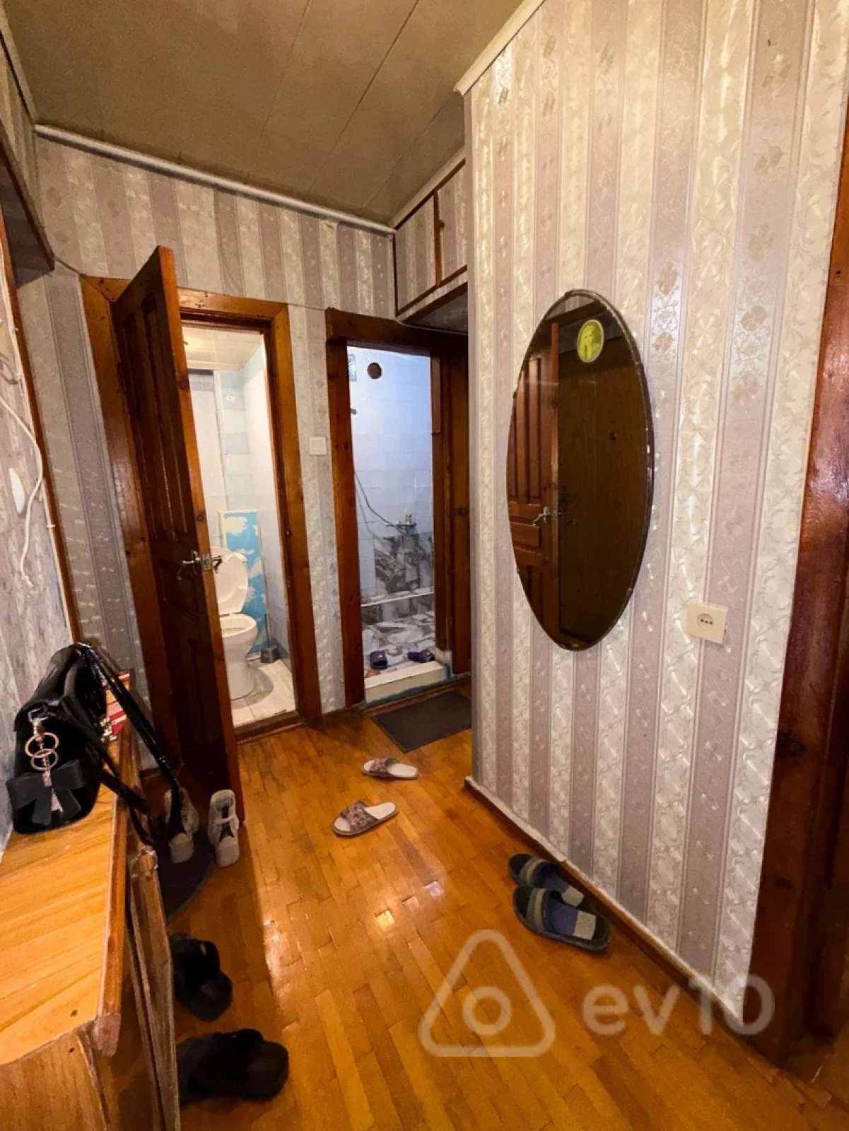 Kirayə verilir 2 otaqlı köhnə tikili 50 m²