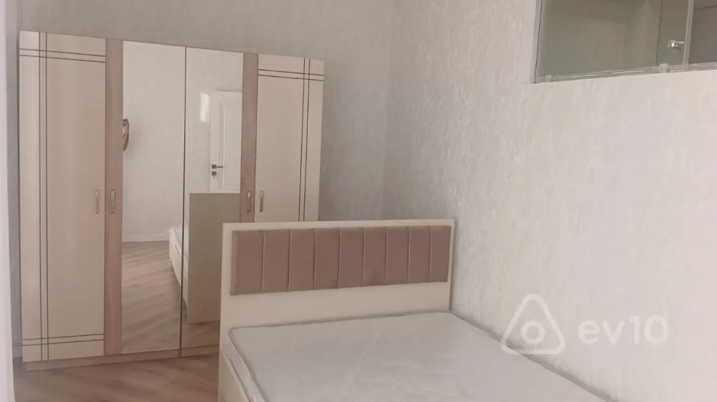 Kirayə verilir 3 otaqlı yeni tikili 70 m²