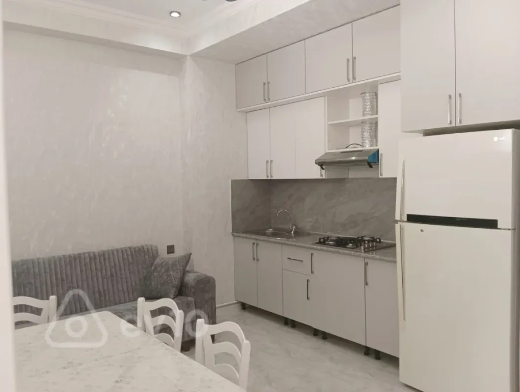 Kirayə verilir 3 otaqlı yeni tikili 70 m²