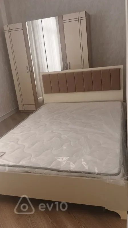 Kirayə verilir 3 otaqlı yeni tikili 70 m²
