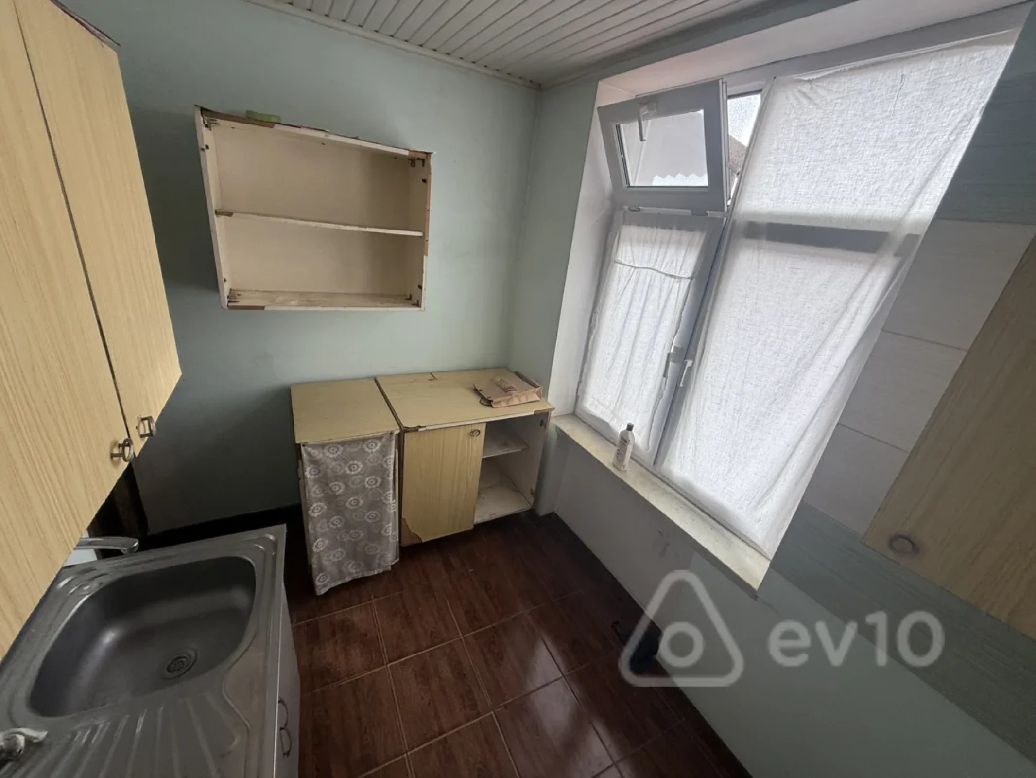 Satılır 2 otaqlı köhnə tikili 42.5 m²