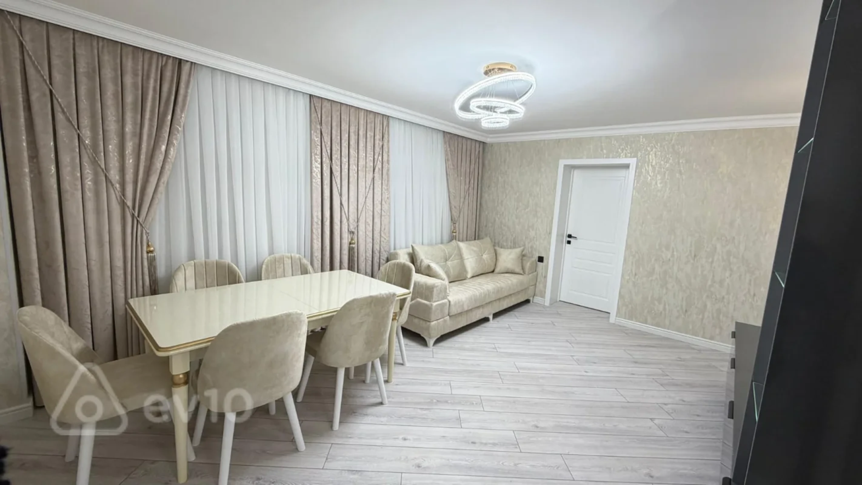 Satılır 3 otaqlı köhnə tikili 75 m²