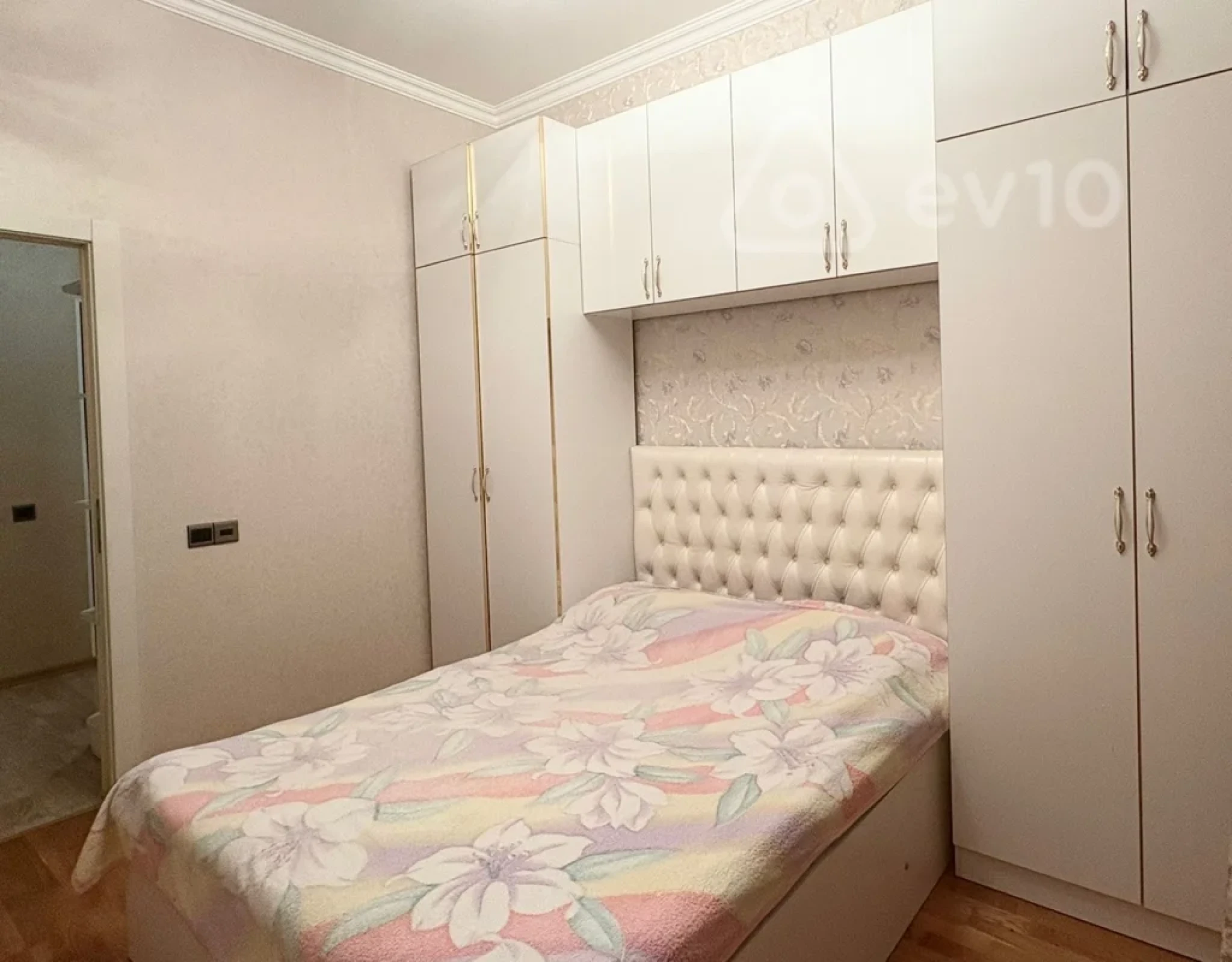 Kirayə verilir 2 otaqlı yeni tikili 55 m²