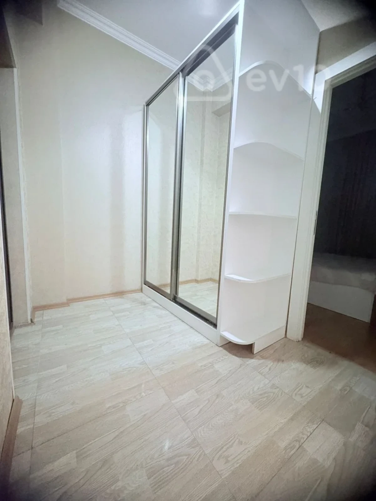 Kirayə verilir 2 otaqlı yeni tikili 55 m²