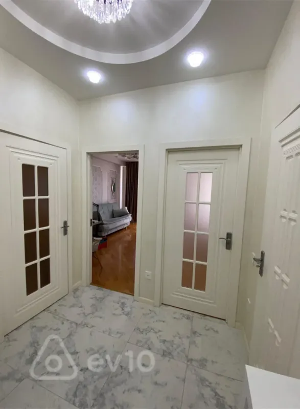 Kirayə verilir 2 otaqlı yeni tikili 45 m²