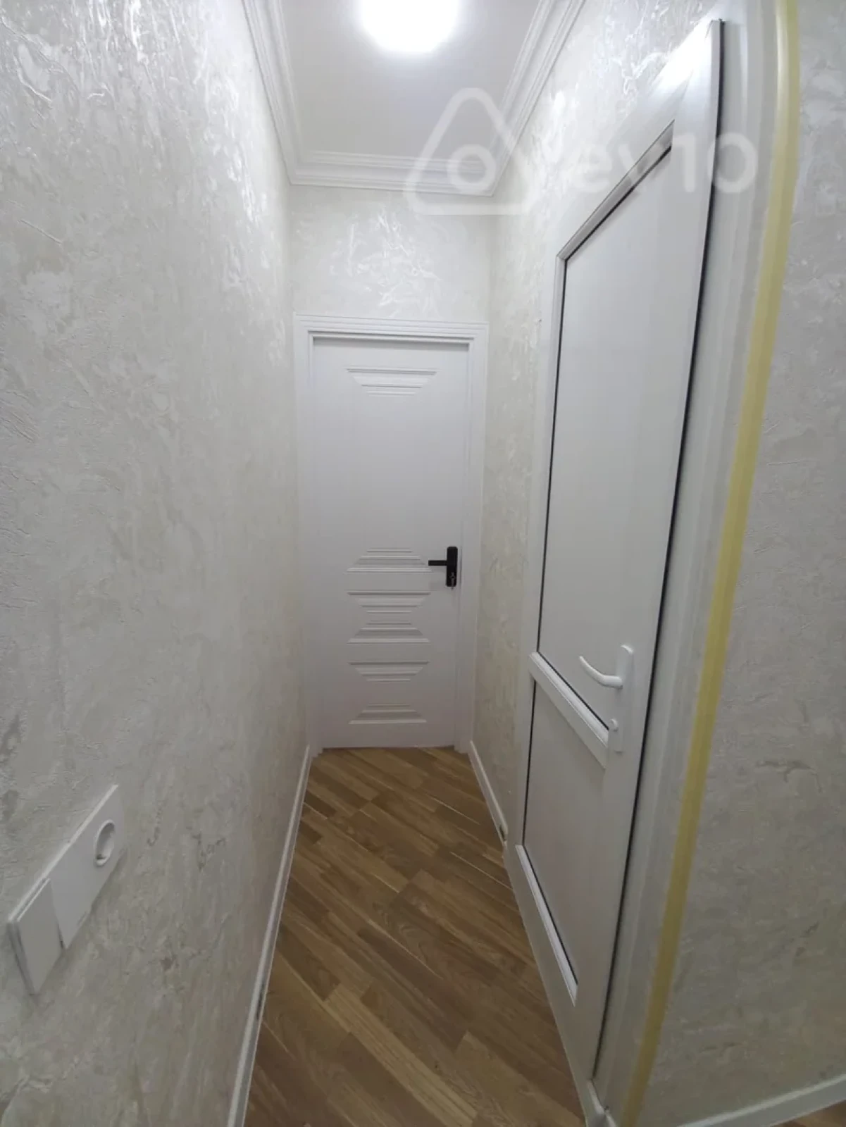 Satılır 1 otaqlı köhnə tikili 45 m²
