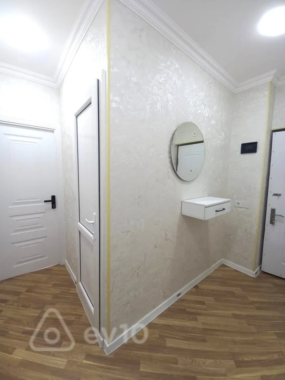 Satılır 1 otaqlı köhnə tikili 45 m²