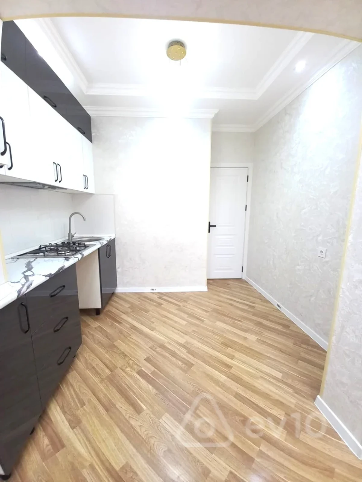Satılır 1 otaqlı köhnə tikili 45 m²