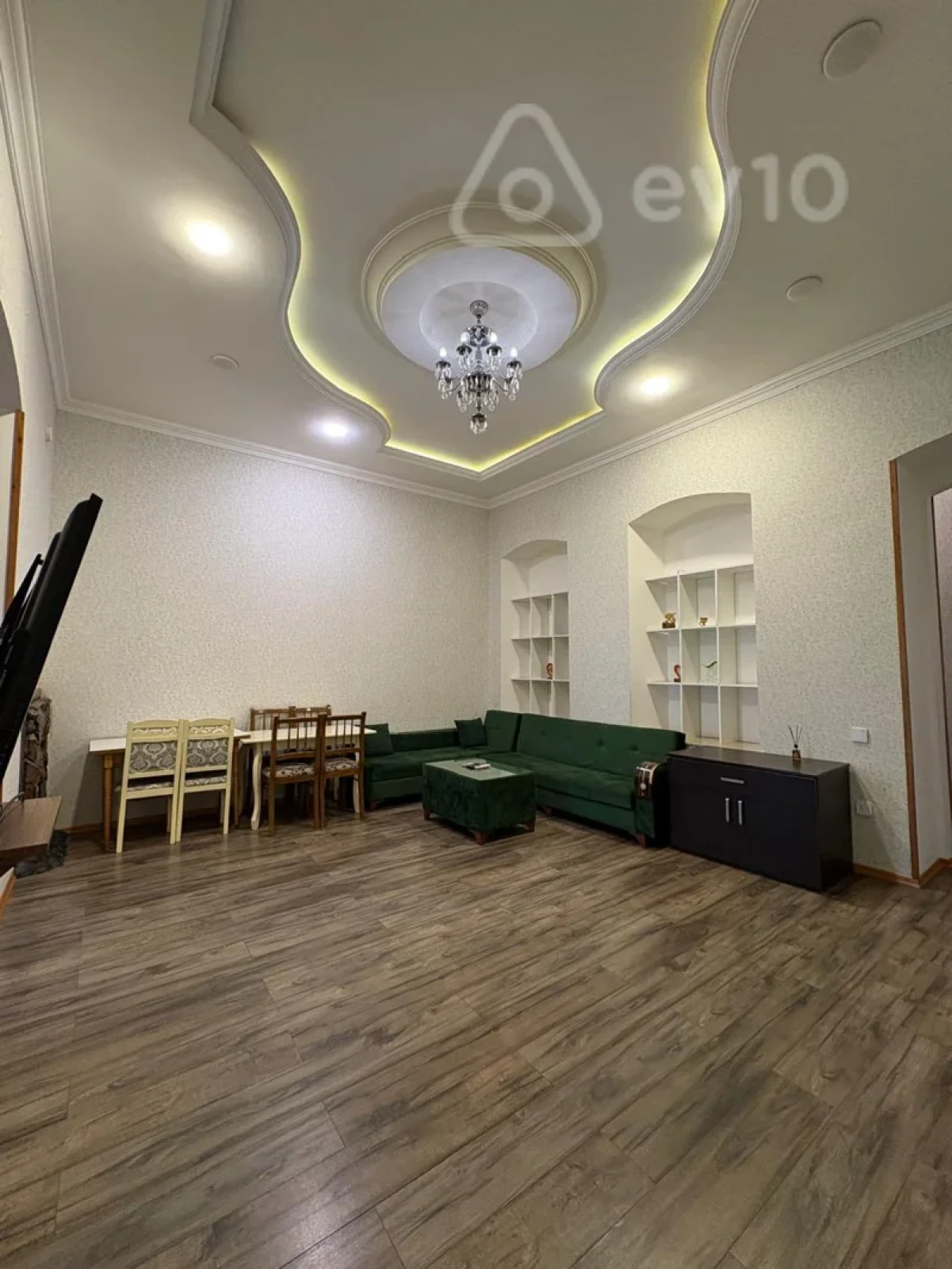 Satılır 3 otaqlı köhnə tikili 110 m²