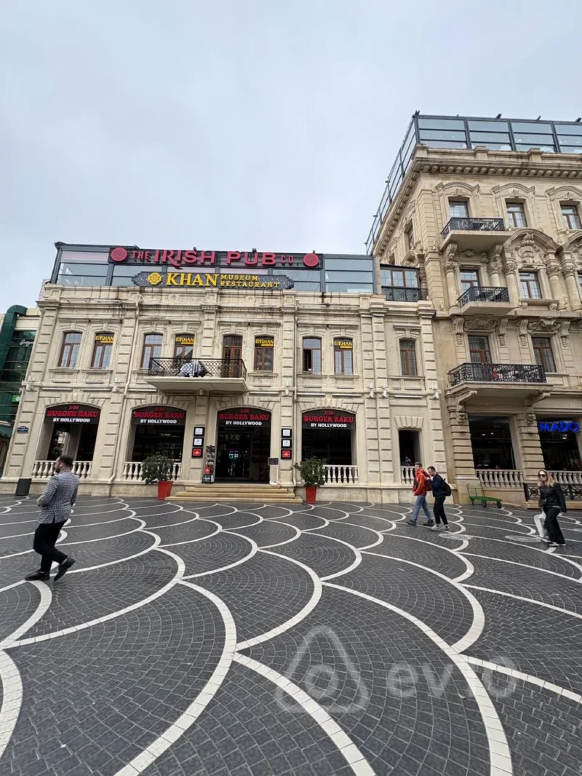 Satılır 3 otaqlı köhnə tikili 110 m²