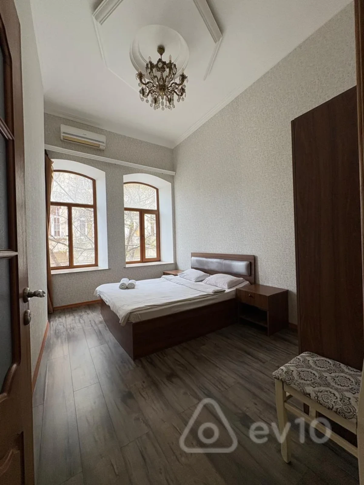 Satılır 3 otaqlı köhnə tikili 110 m²