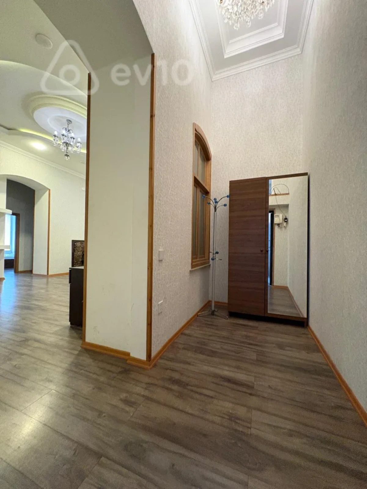 Satılır 3 otaqlı köhnə tikili 110 m²