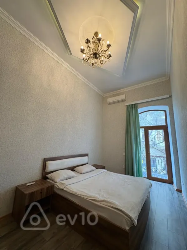 Satılır 3 otaqlı köhnə tikili 110 m²