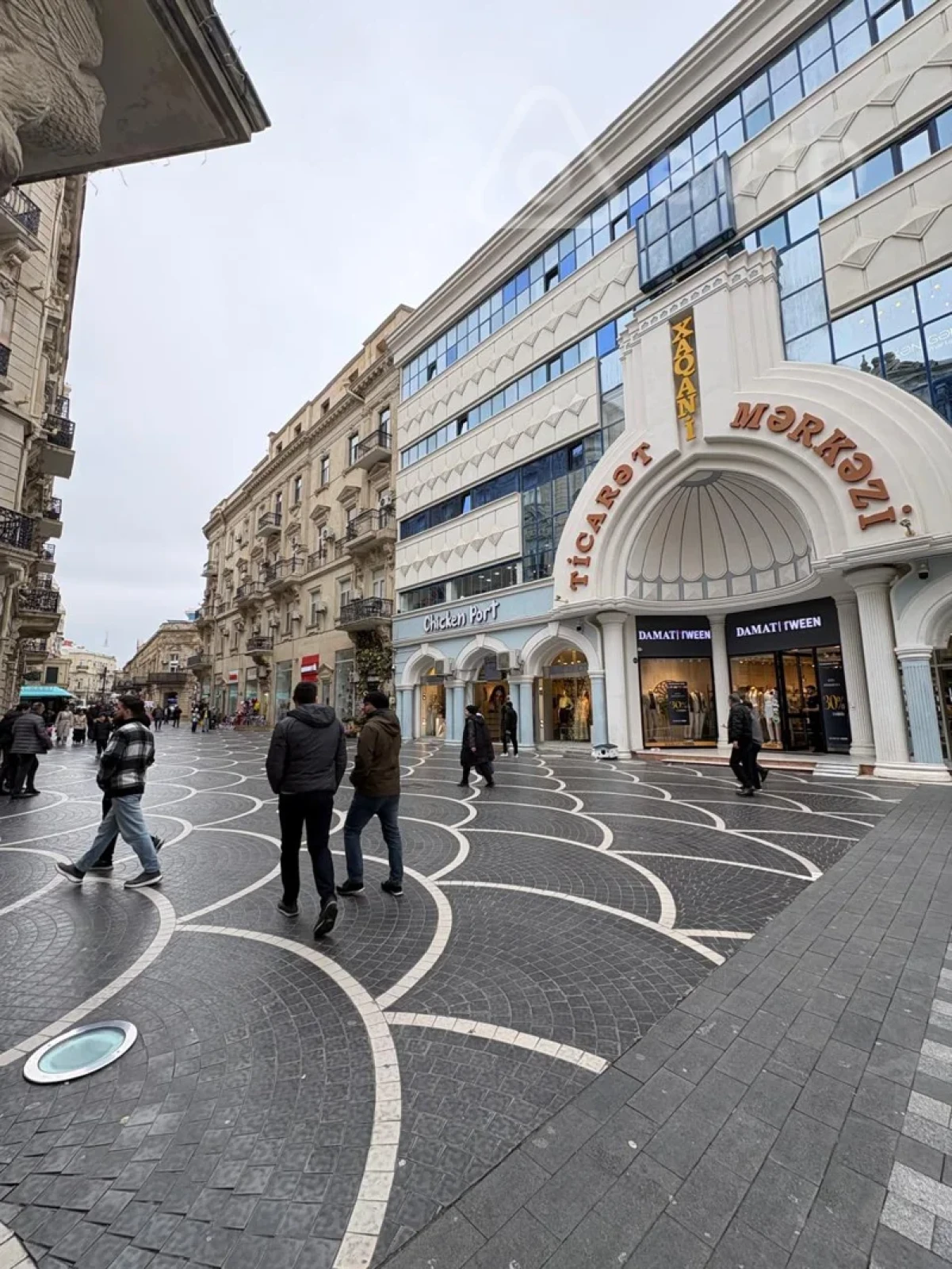 Satılır 3 otaqlı köhnə tikili 110 m²